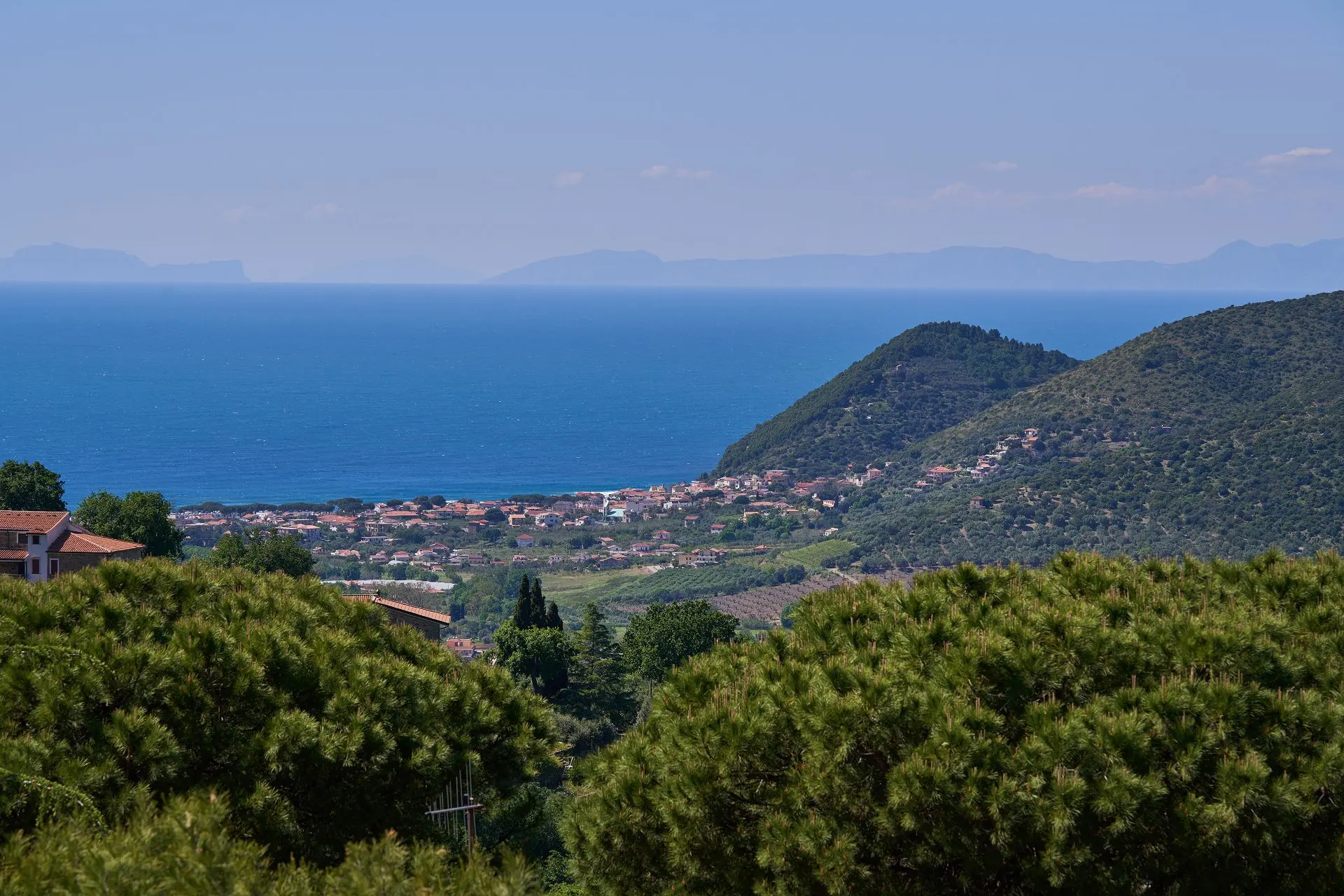 Il golfo di Castellabate visto dalle colline di Perdifumo